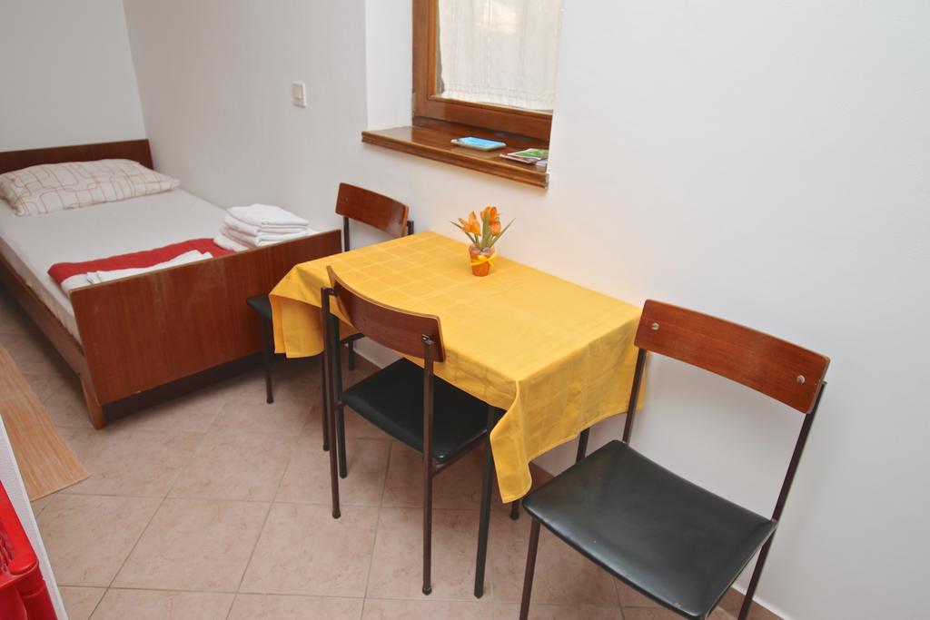 Apartments Ritosa Poreč Kamer foto